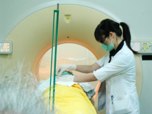 蔡欣宇醫師施做 CT-guided lung biopsy